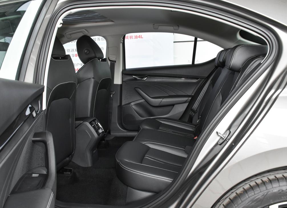 兼顾日常代步和自驾游选哪款车,省油耐用开着舒服的车推荐