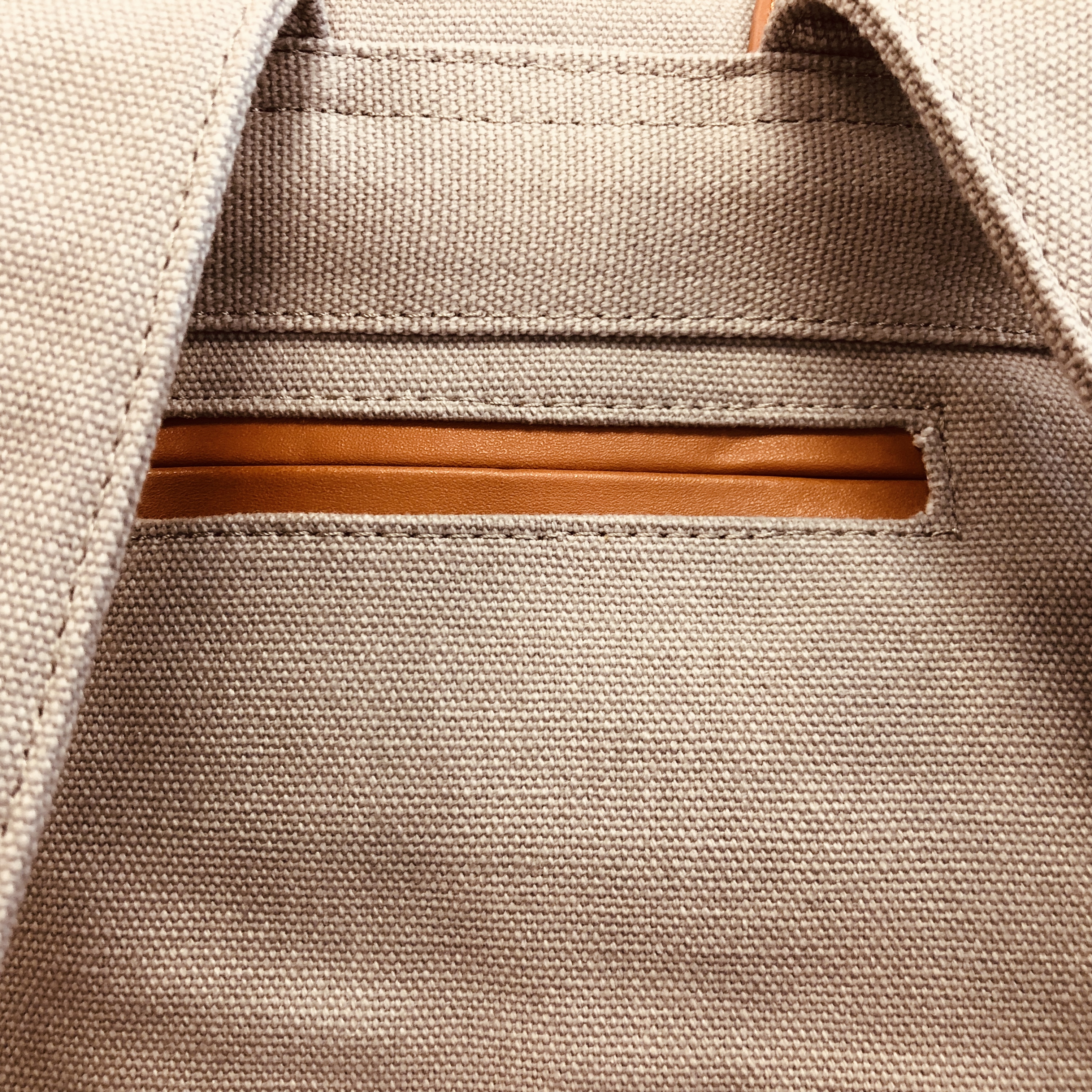 日常外出都实用的时尚小包——GastonLuga