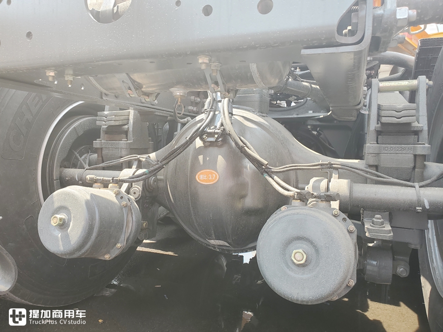 豪沃新款tx7配置,豪沃tx7290马力7.8米底盘多少钱