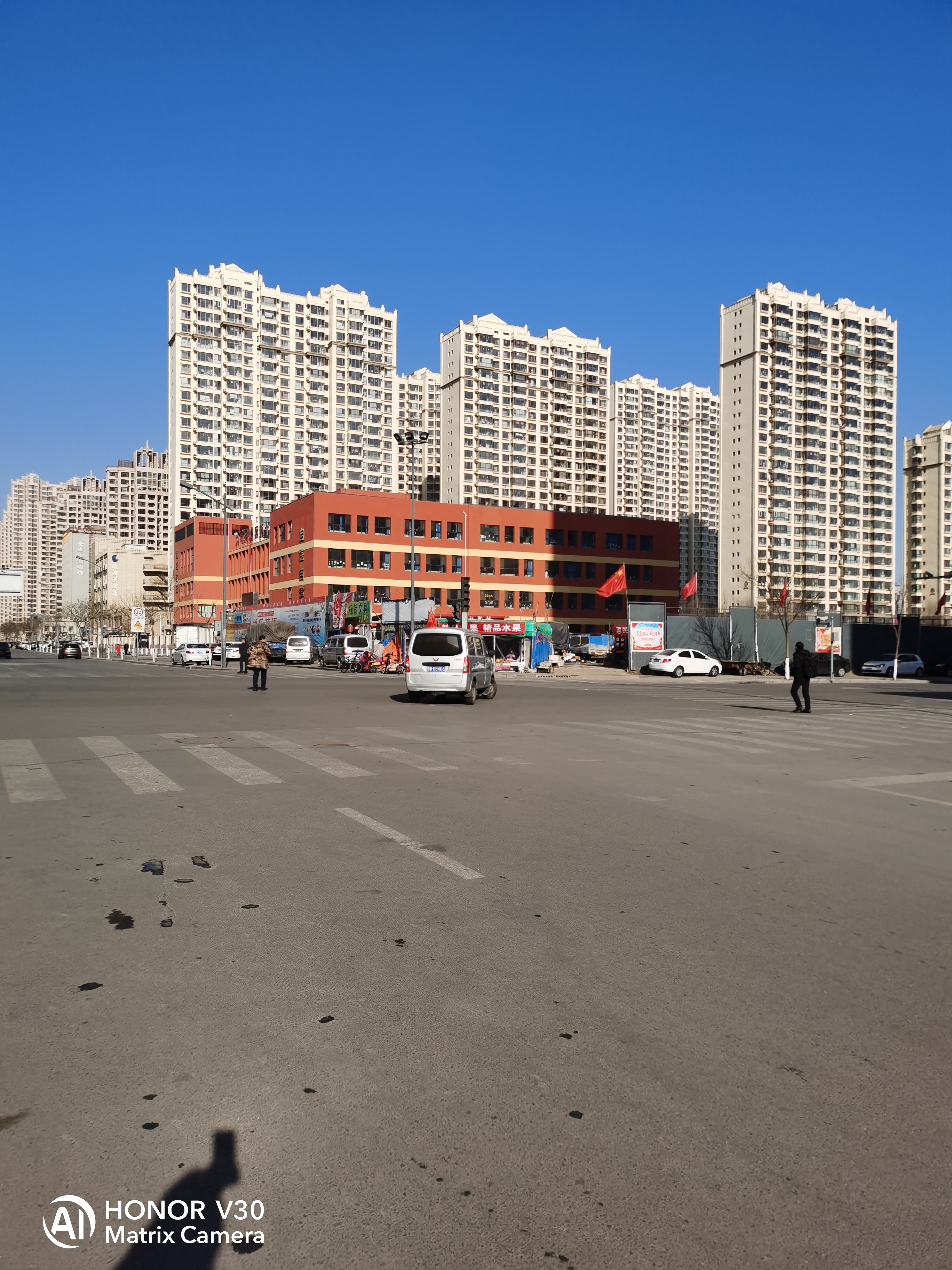 荣耀宣布发布1000元以下的5g手机,5g手机芯片市场上演五强争霸