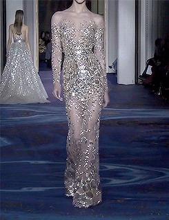 刘亦菲走红毯穿的礼服 (刘亦菲结婚了吗2017)