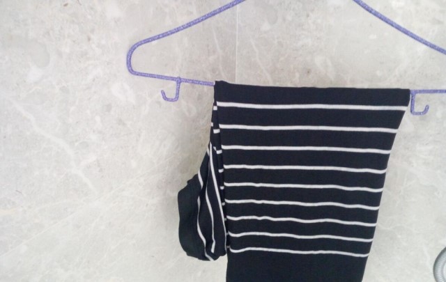 买的衣服挂衣架,衣服挂衣架两侧凸起