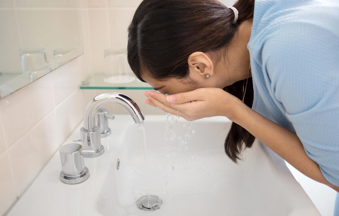 新生儿皮肤红血丝明显,皮肤出现红血丝还很痒怎么办