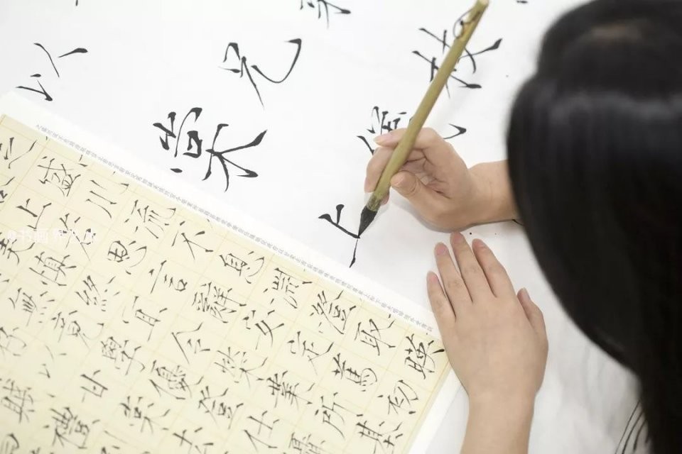 天庭饱满有福相有科学依据吗,天庭饱满是不是30岁就有福气