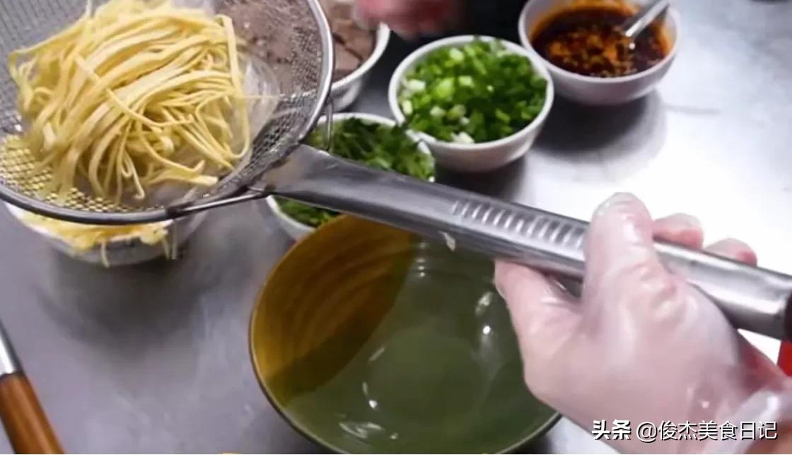 大厨20年经验总结出4个炖肉秘诀,五星级大厨炖牛肉汤做法