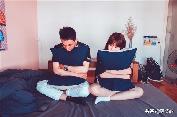 微信上女人不联系你就三个原因,微信里只有一个女生是什么感受