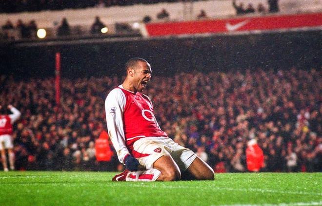 足坛滑跪德罗巴,足坛经典滑跪