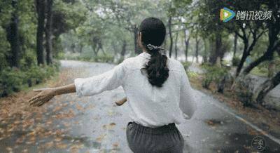 她31岁放弃北漂,回归自然,用枯枝败叶,打造了一个梦幻森林