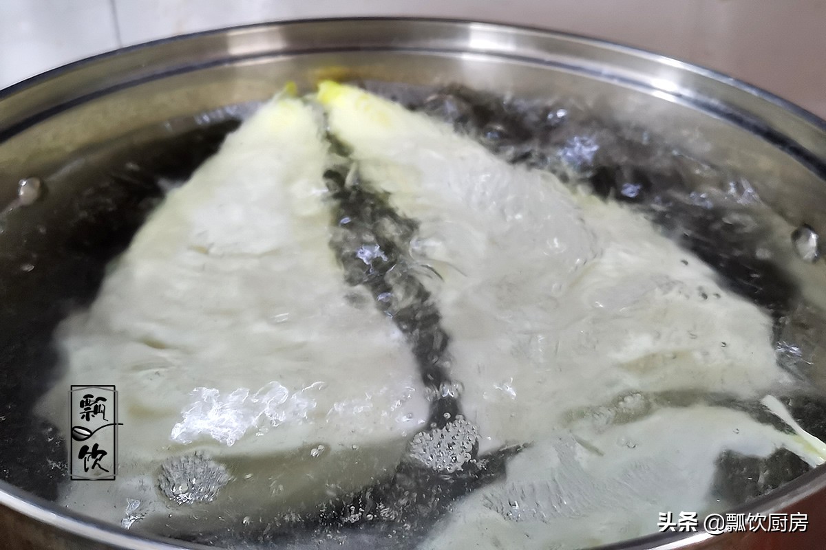 包子这做法，暄软白胖，不塌皮不磁底，放凉了不硬，比买的还暄腾