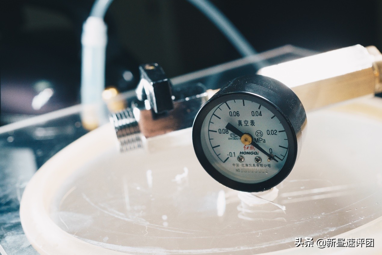 制作水晶滴胶真空机,自制液态硅胶模具