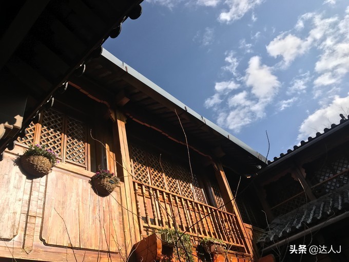 丽江的高颜值客栈逆天了，住一圈连回家的路费都省了！文末有福利