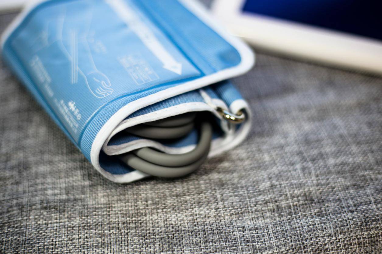 乐心血压计i7,乐心血压计i7怎么换电池