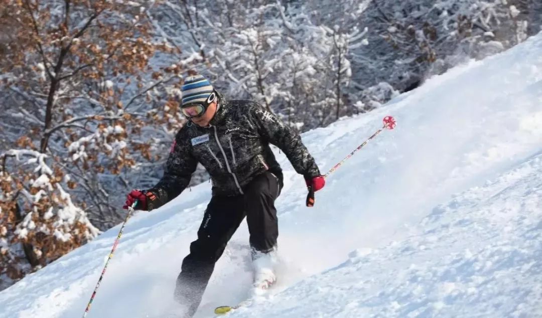 弓长岭滑雪场有小孩玩的吗,乌鲁木齐适合小孩玩的滑雪场