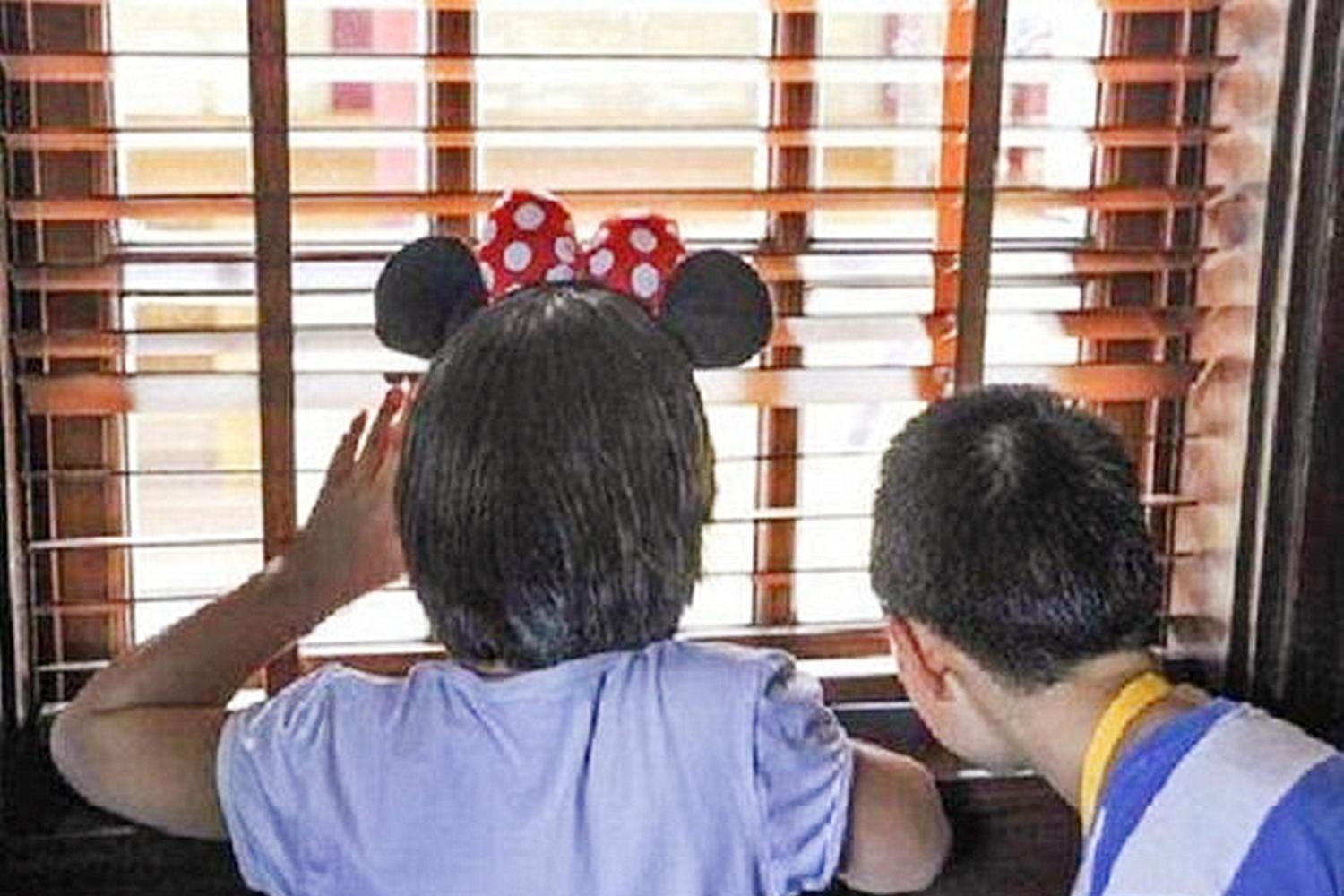 孩子几岁大人就不要在面前换衣服,成年儿子应该在妈妈面前换衣服吗