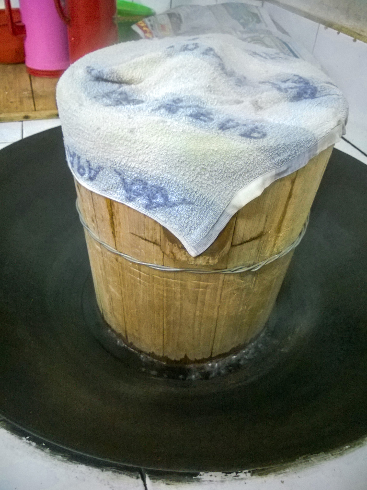 客家娘酒梅州客家特产玻璃瓶,客家娘酒舌尖上的客家文化