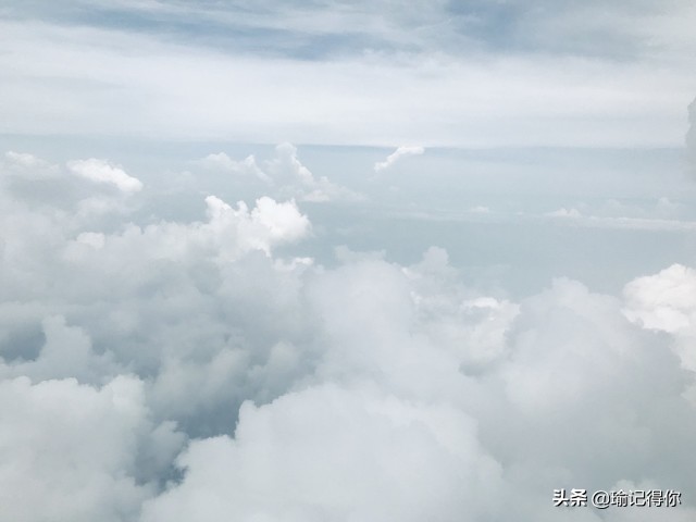 贵州大叔看见别人给娇妻要微信，他是这样处理的