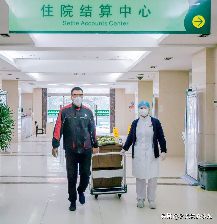 这张快递小哥通行证,将被国家博物馆收藏,背后的故事令人动容