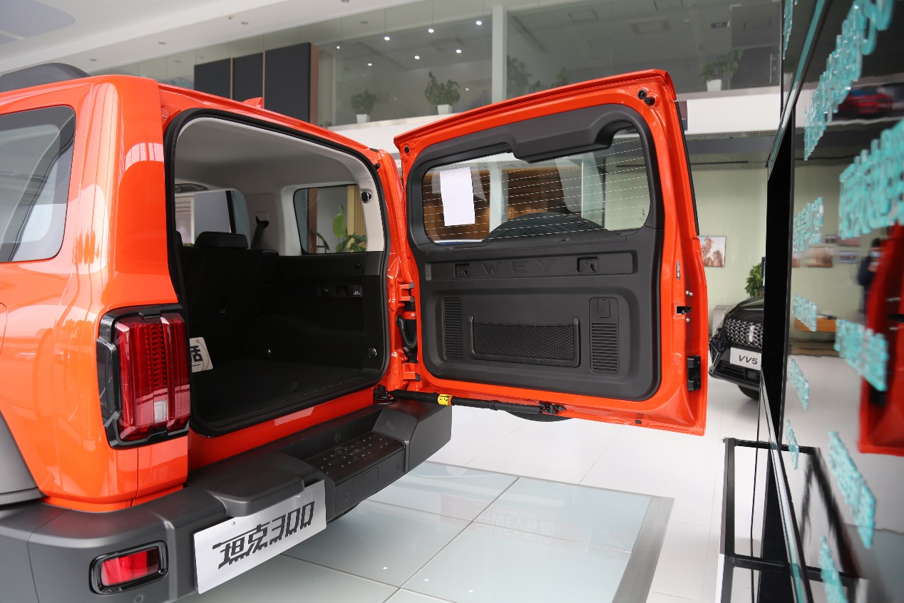 坦克300这款车多少钱七座,坦克300五款车型买哪一款最合适