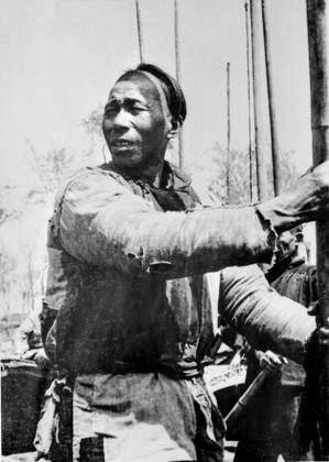 战地记者拍的照片,战地记者拍摄珍贵影像