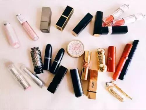 口红天天用有什么害处,口红经常用会有细菌吗