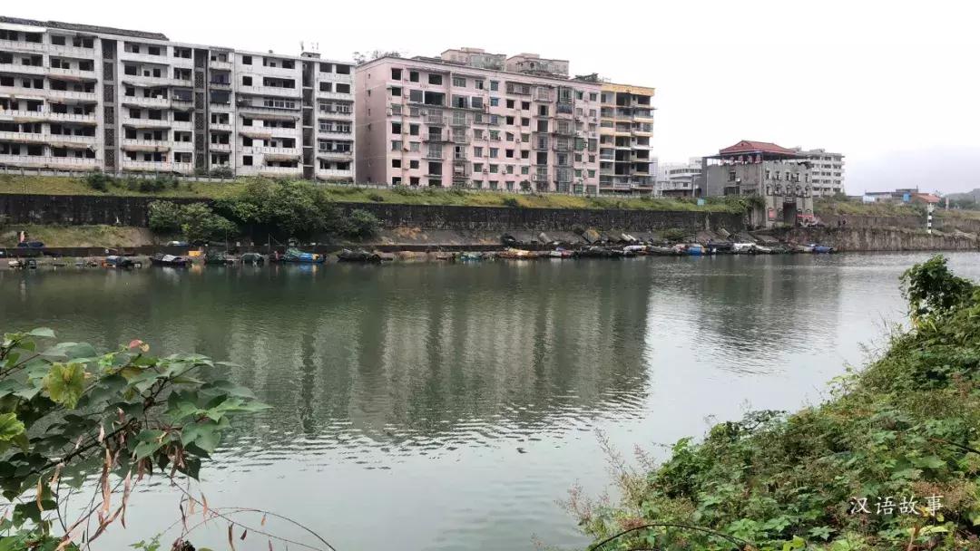 「房事」双语小说01:大老板是个泥腿子