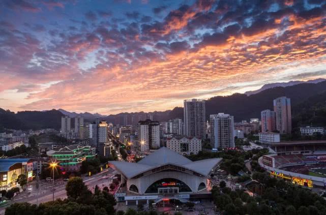 重庆黔江区县城,重庆市黔江区什么样