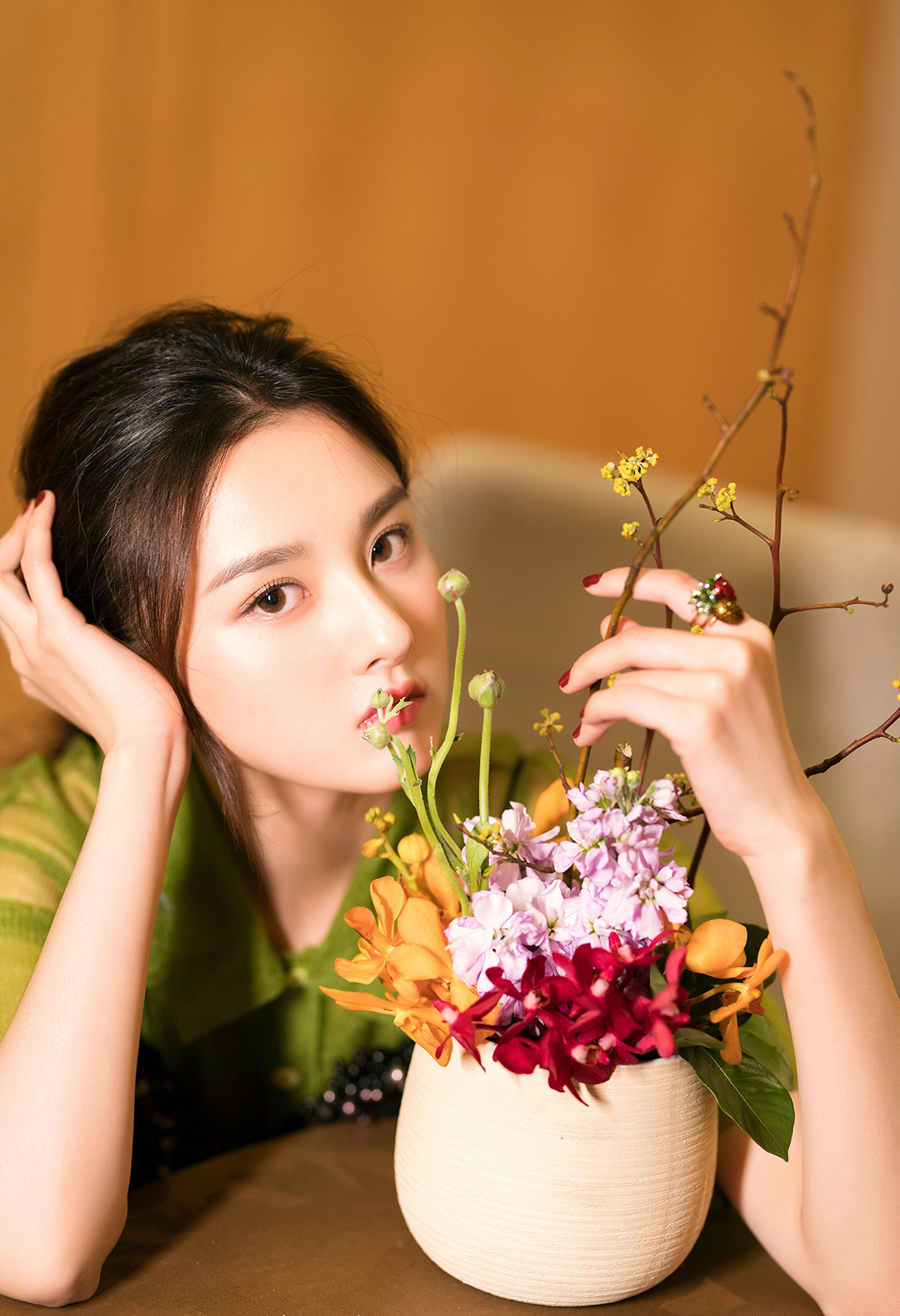 娱乐圈6位当红小花大PK，谁是你心中的最佳MiuMiu少女？