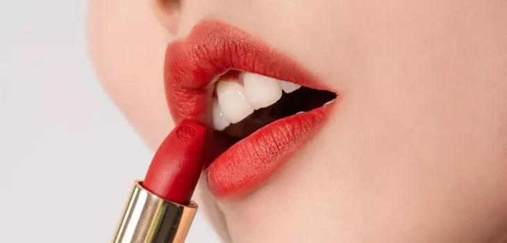 真正的口红造型,国风口红什么颜色好
