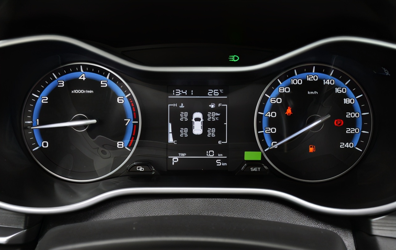 8万提吉利帝豪车主谈了客观评价,最新款吉利帝豪车主反应视频