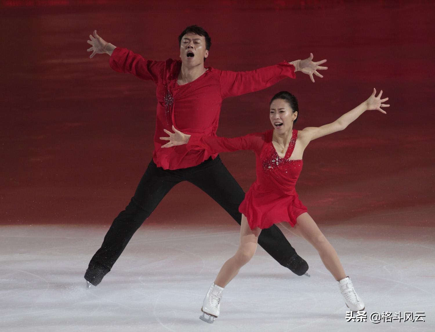 一边练一边“恋”！这些体坛神仙眷侣的爱情，才更让人羡慕