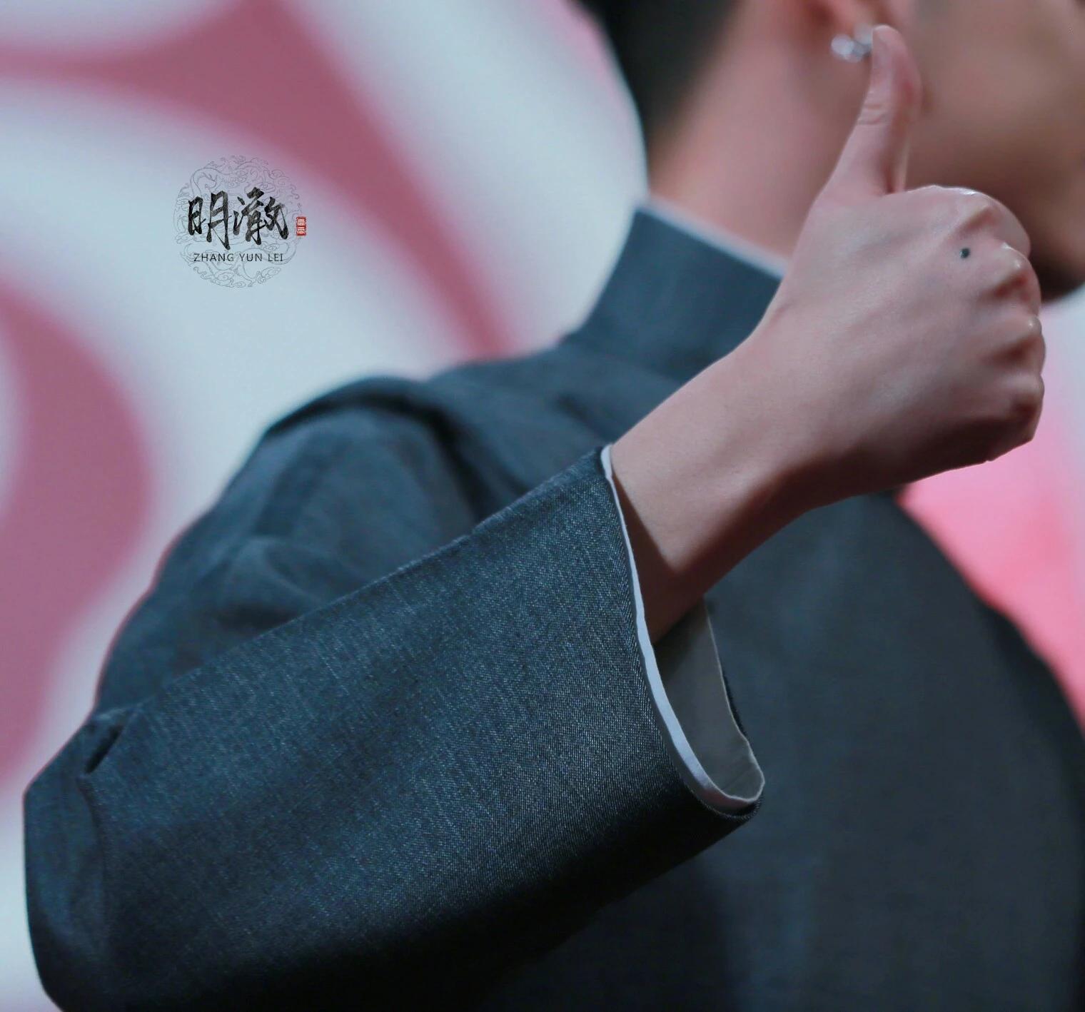 张云雷原来的发型,张云雷换了发型才火的