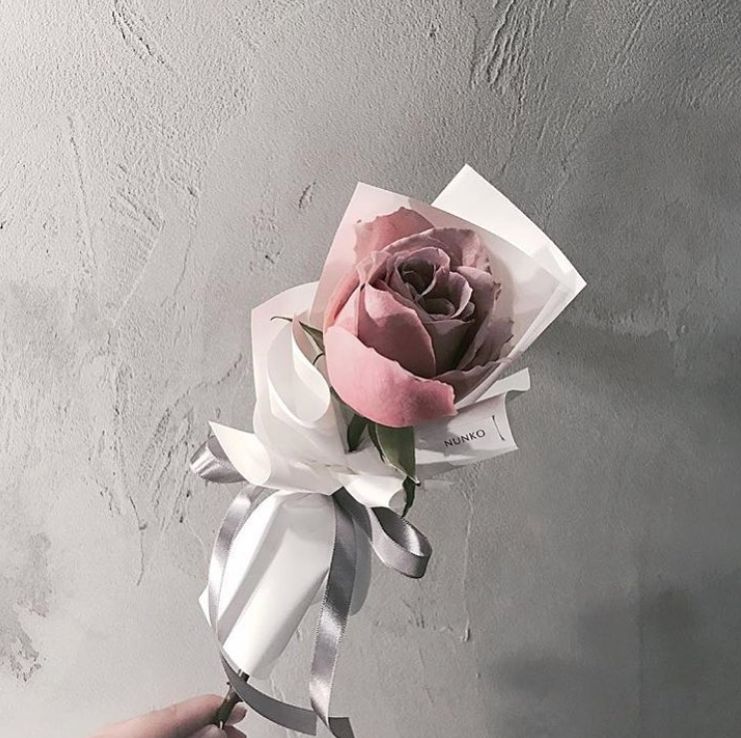 单支花束图片送女朋友,单支玫瑰花束怎么包装赶紧学起来