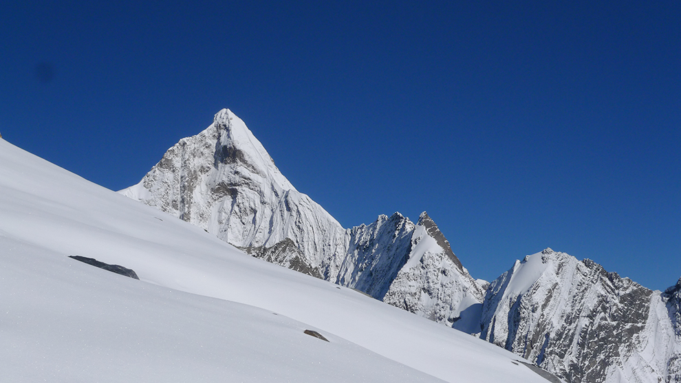 登山者的朝圣地四姑娘山,三峰四姑娘山登山者