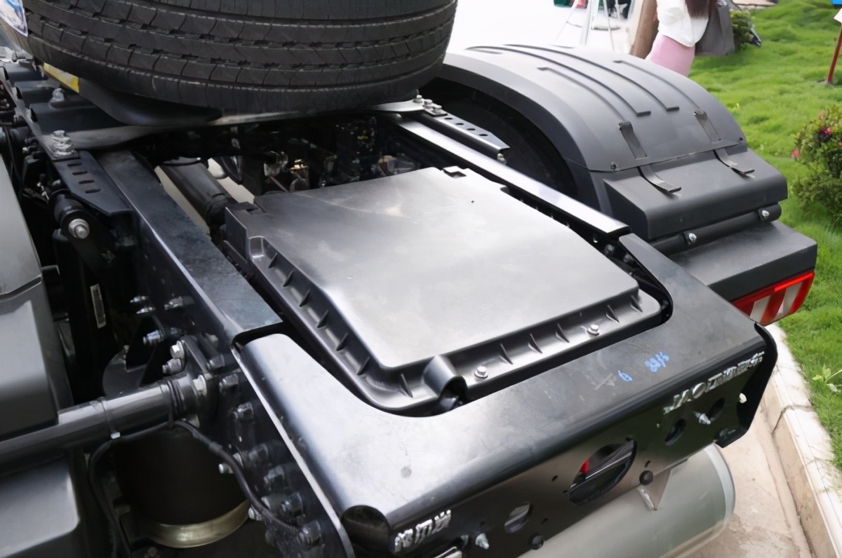 安能快速发展集中采购定制的重卡有什么特别之处？