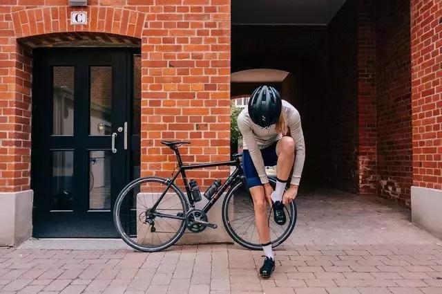 怎么解决骑行后手掌疼,缓解骑行手部疼痛的方法