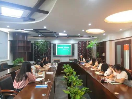 金中实小|”向善、向上、向美“——记新进教师培训