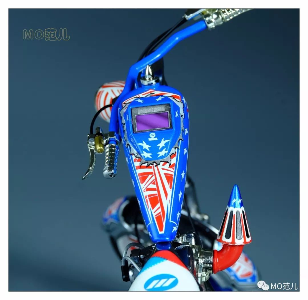 想试试用蓝色“焊”住你的眼睛是什么感受吗？