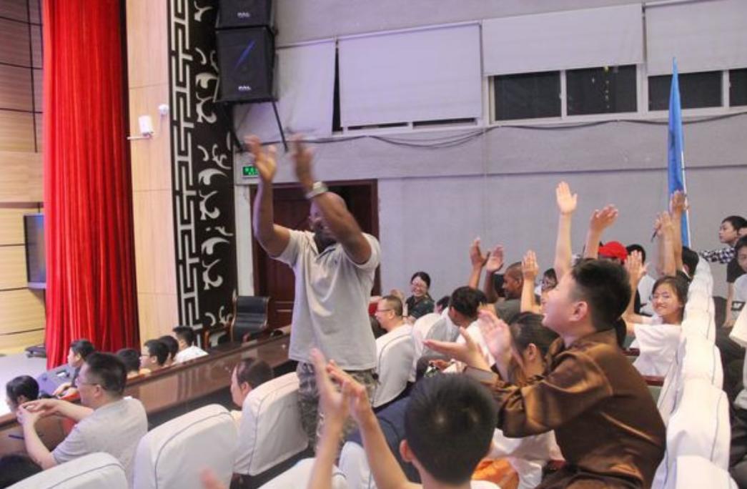 我校举办的英语情景剧大赛,邻水实验学校英语夏令营活动