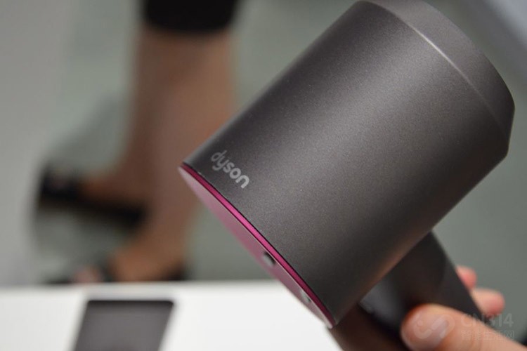 手机屏幕有断触是什么原因,手机屏幕摔过一次就开始断触了