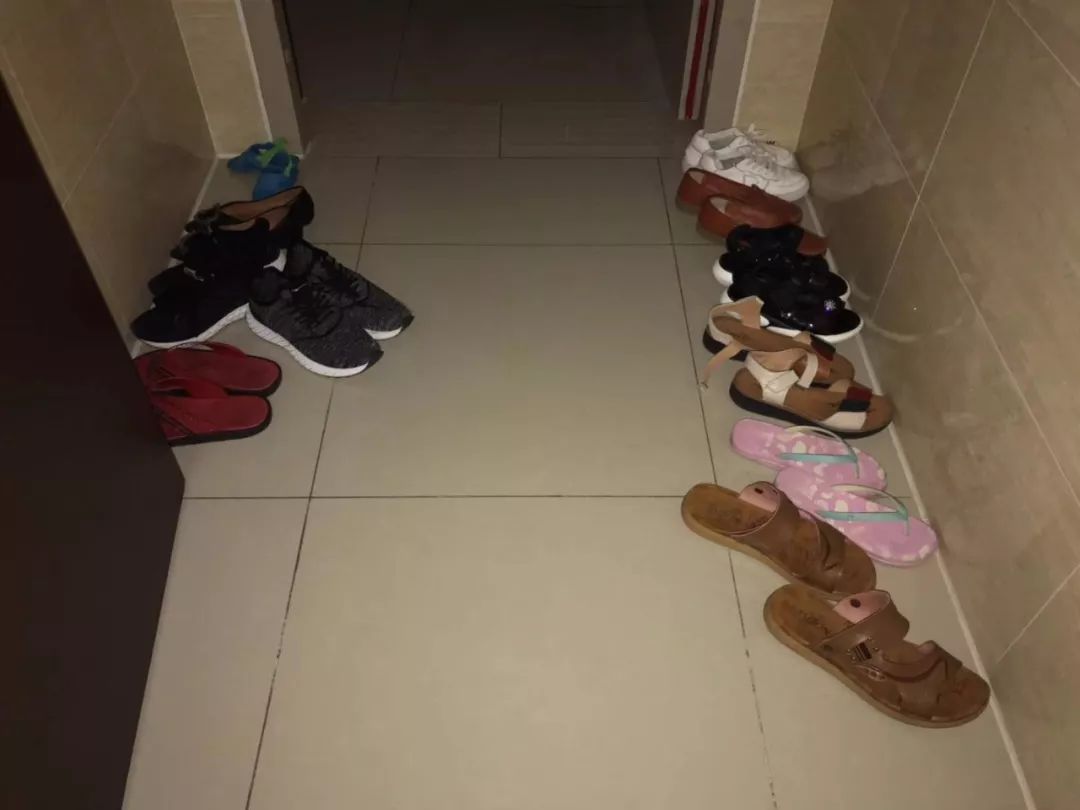 玄关鞋太多,玄关狭小怎么放鞋子