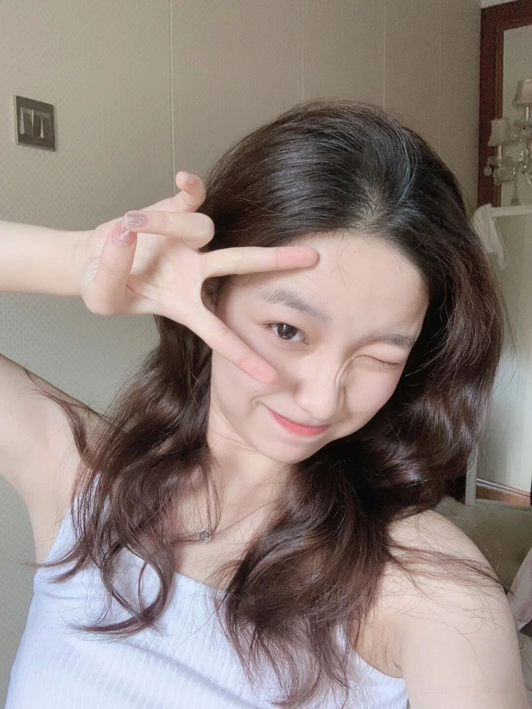 买贵不如选对，AHC神仙水，调节水油均衡不粘腻