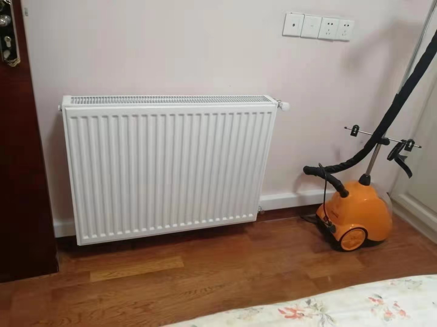 暖气片上半热下半凉的解决方案,暖气片下面热上面凉的解决办法