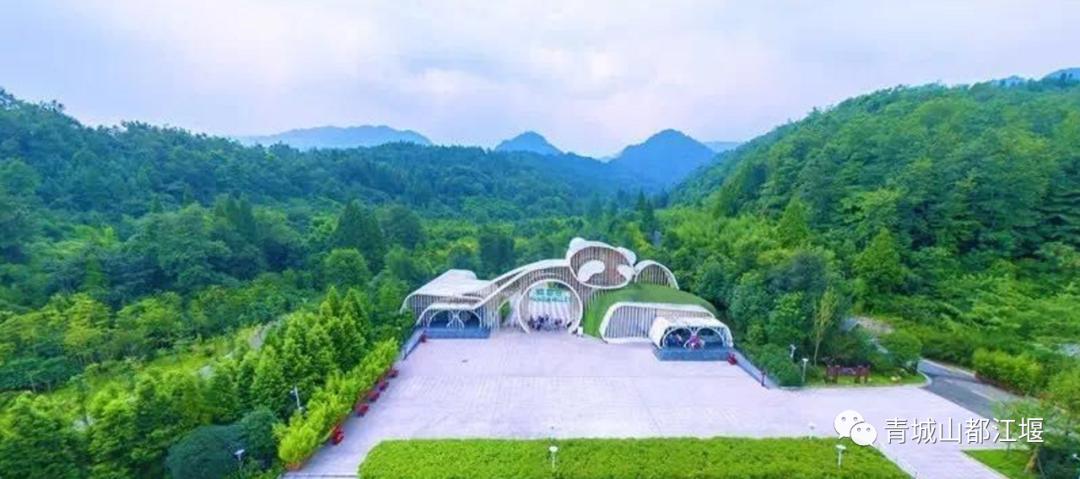 坐上公交去旅行!跟着这条101路线,带你玩遍大半个都江堰~一站一景,吃喝玩乐一网打尽!