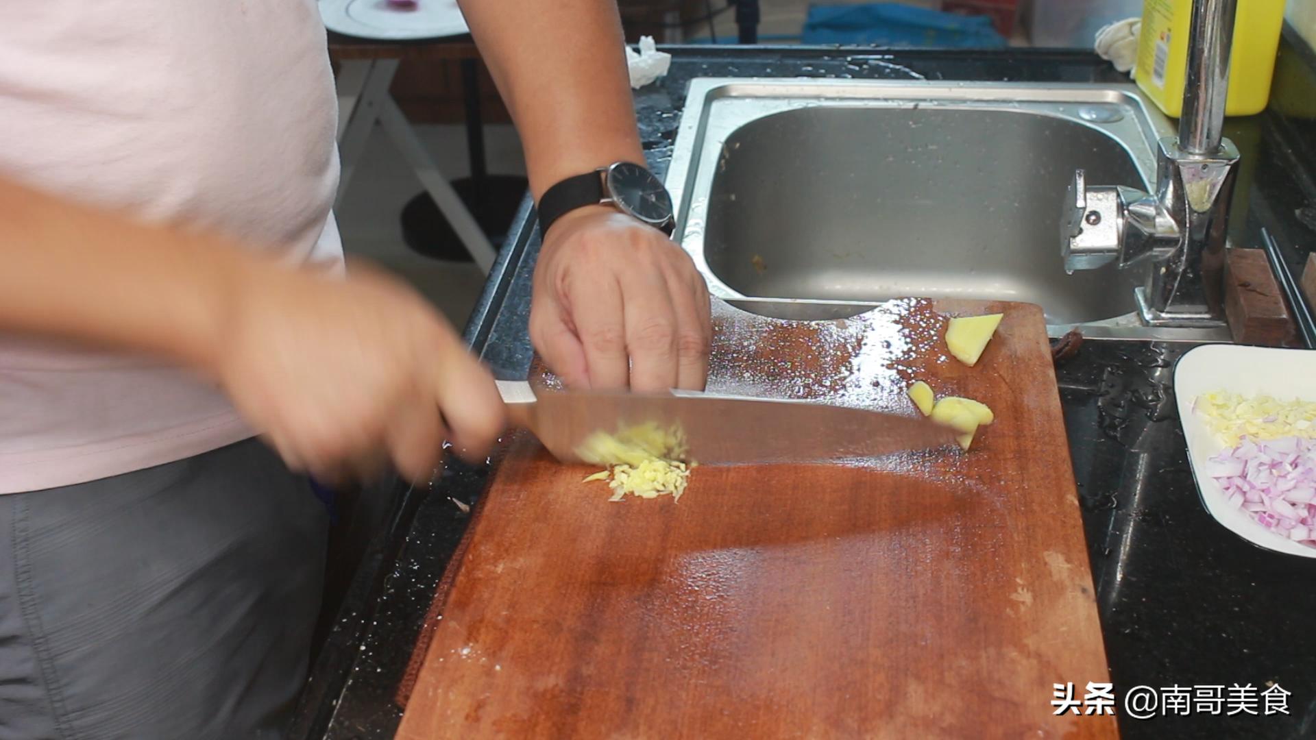 基围虾去虾皮最快方法,基围虾的虾皮怎么做好吃