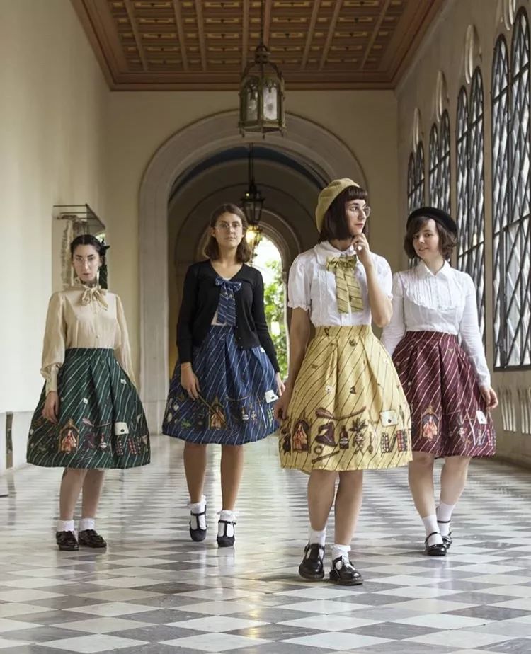 洛丽塔复古宫廷风轻洋装,紫红色洛丽塔洋装