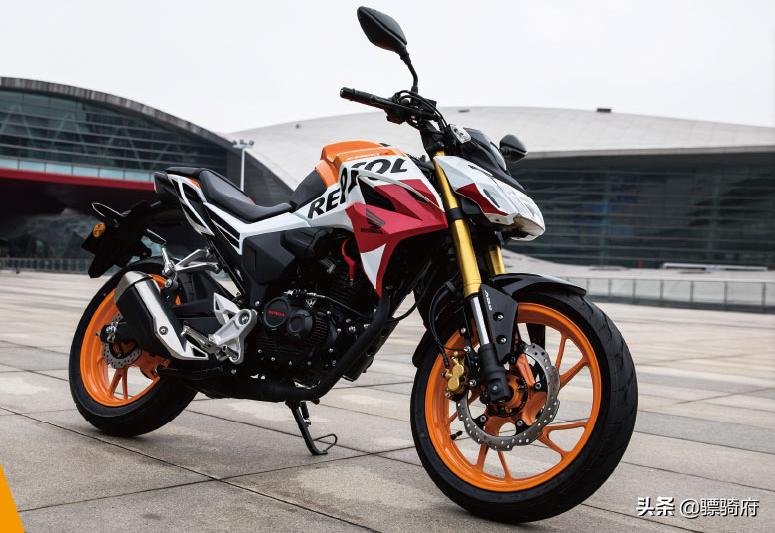 新款五羊本田cb190r详细参数,本田cb190r和五羊本田190哪个好