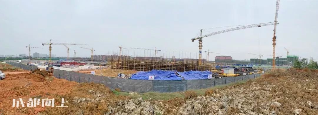 大运村建设火热朝天，成都大学已经上天