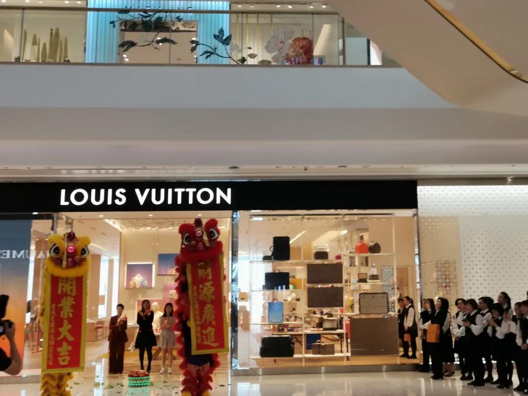 深圳湾万象城lv专柜 (深圳万象城购物中心有几家lv店)