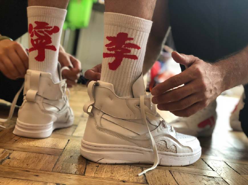 中国李宁国潮为什么网上买不到,李宁现在还是国货品牌吗