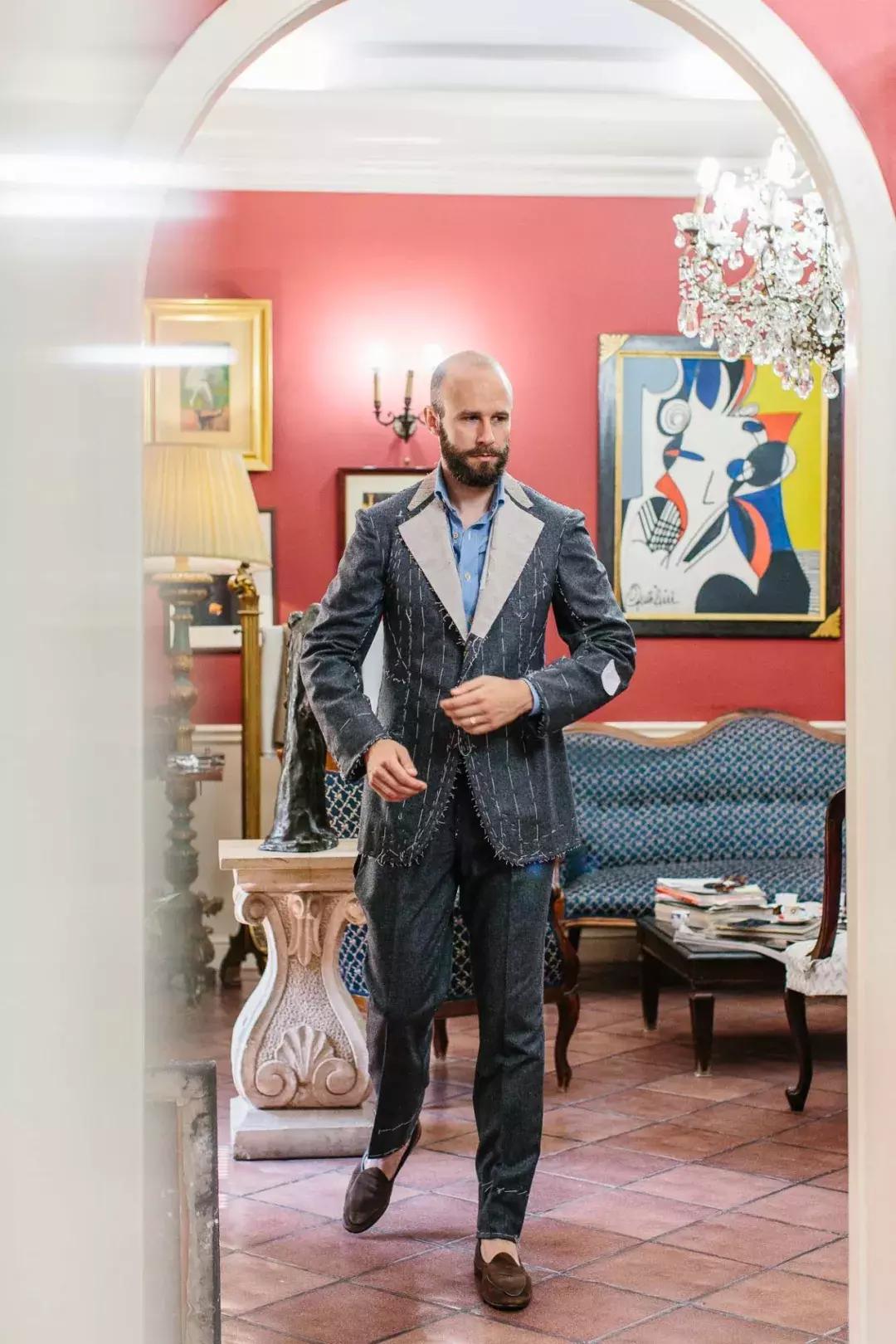 怎么挑一件合身的西装外套,西装外套怎么算合身